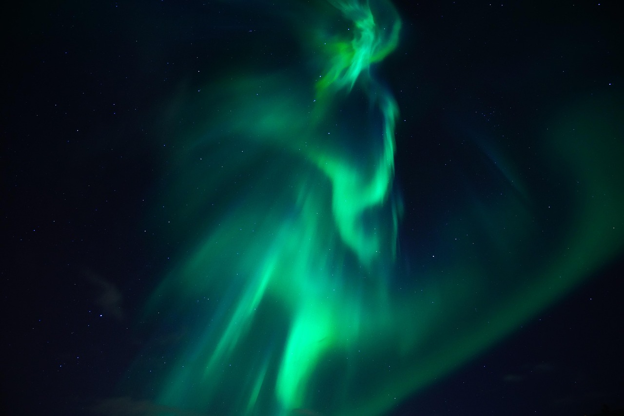 Green Aura Meaning & Personality Traits